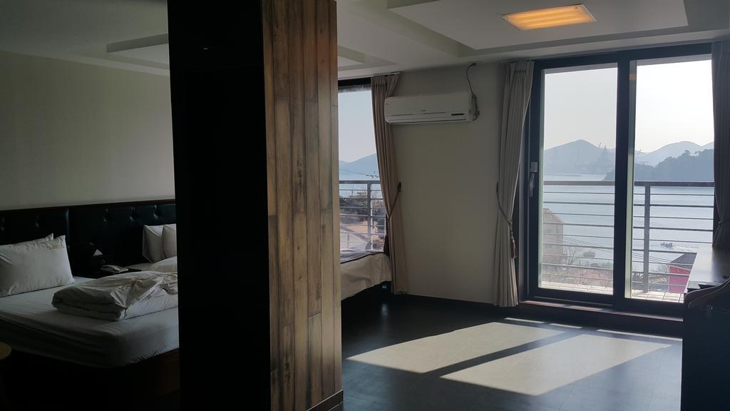 Radiance Tourist Hotel Kodzse Kültér fotó